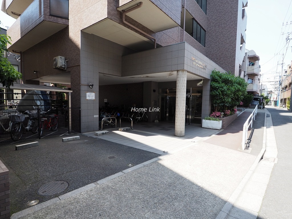 日神パレステージ板橋本町第６　駐輪場出入口